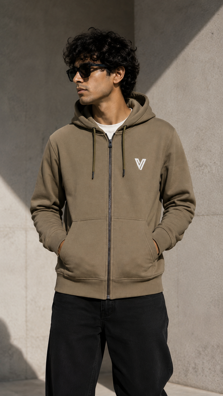 INVERNO Essential Full-Zip Hoodie — Olive